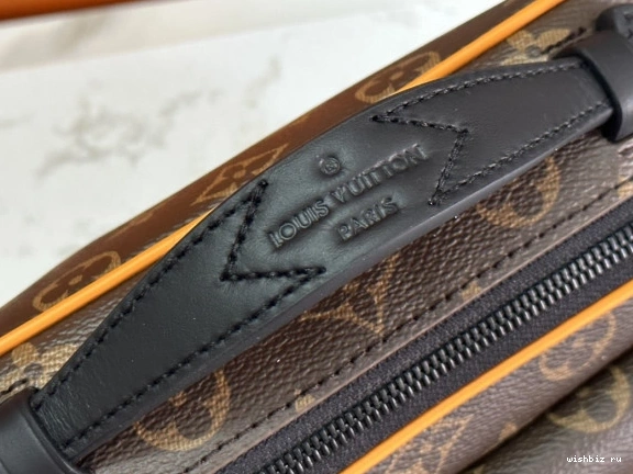 WIS LOUIS VUITTON LOCK MESSENGER S 0102